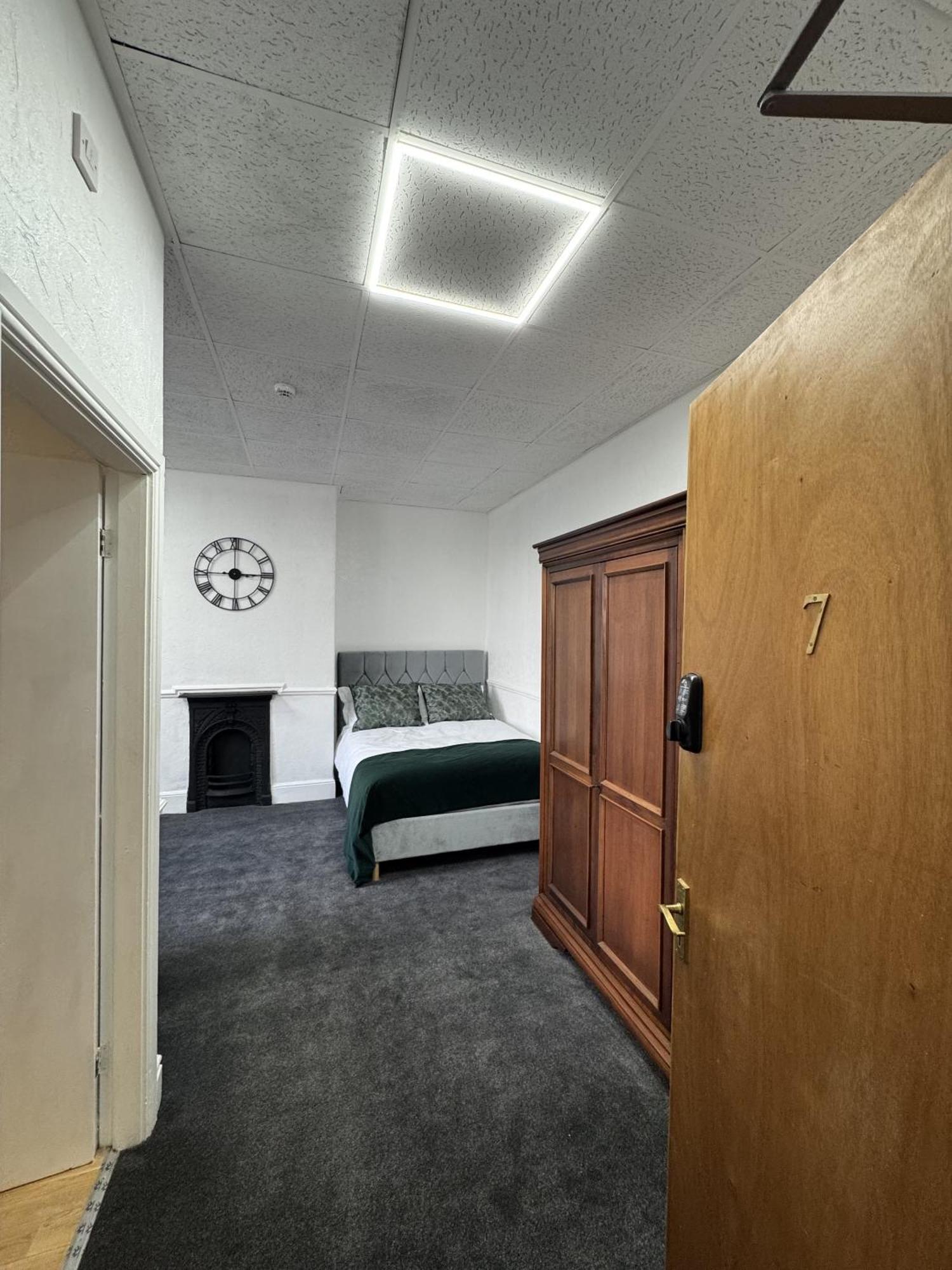 The Wickham Arms Hotel Cleckheaton Habitación foto